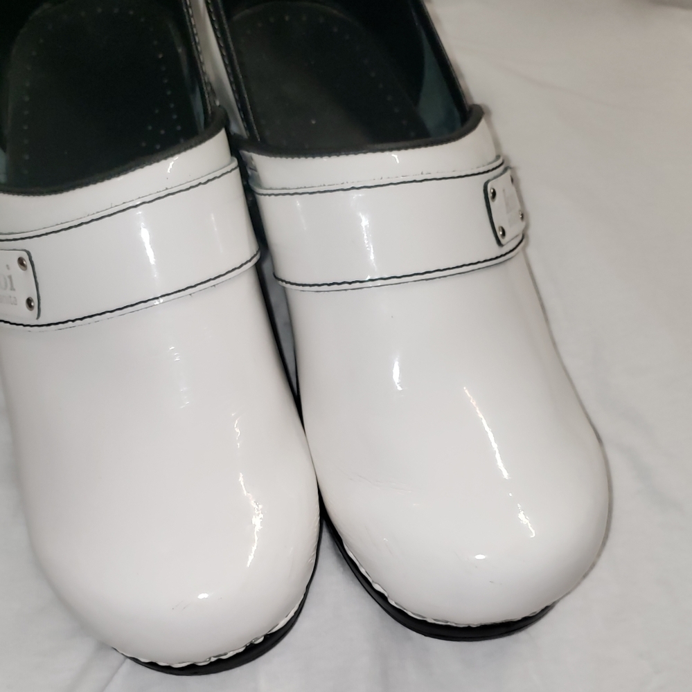 Koi Women's White and Black Clogs - Picture 6 of 12